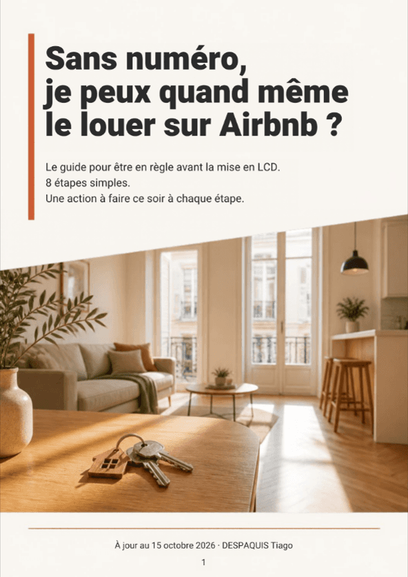 Couverture du guide « Sans numéro, je peux quand même le louer sur Airbnb ? », avec un salon lumineux et des clés posées sur une table.